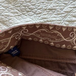 BANDOLINO comfort stretch waistband capris. Size 10